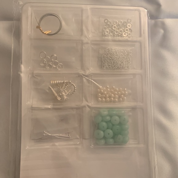 NEW Annie’s Simply Beads Jewelry Making Kit - Picture 8 of 10